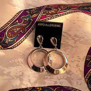 Silver Tone Circle Hoop Earrings